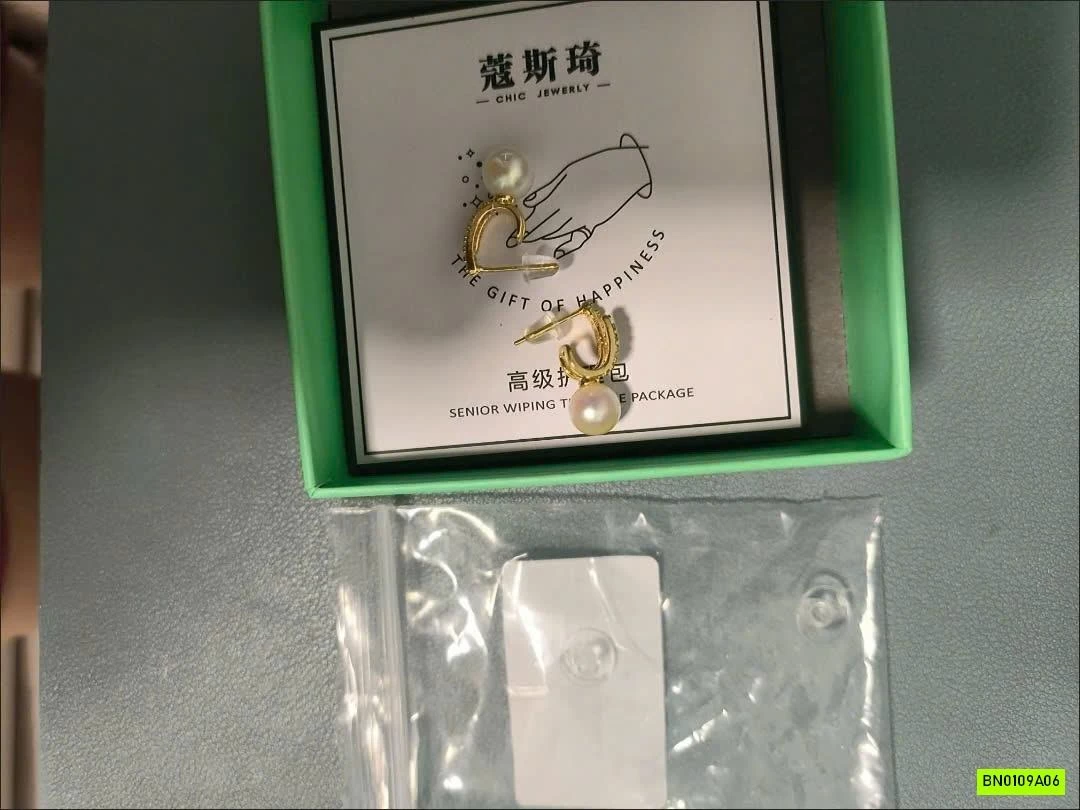 HOA TAI HÃNG AGOVSKI