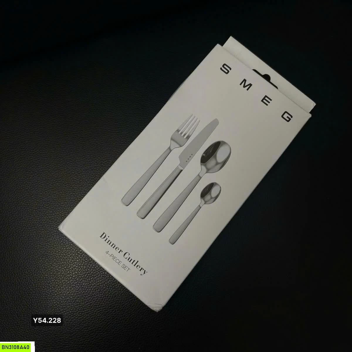 BỘ DAO DĨA THÌA 4 MÓN SMEG