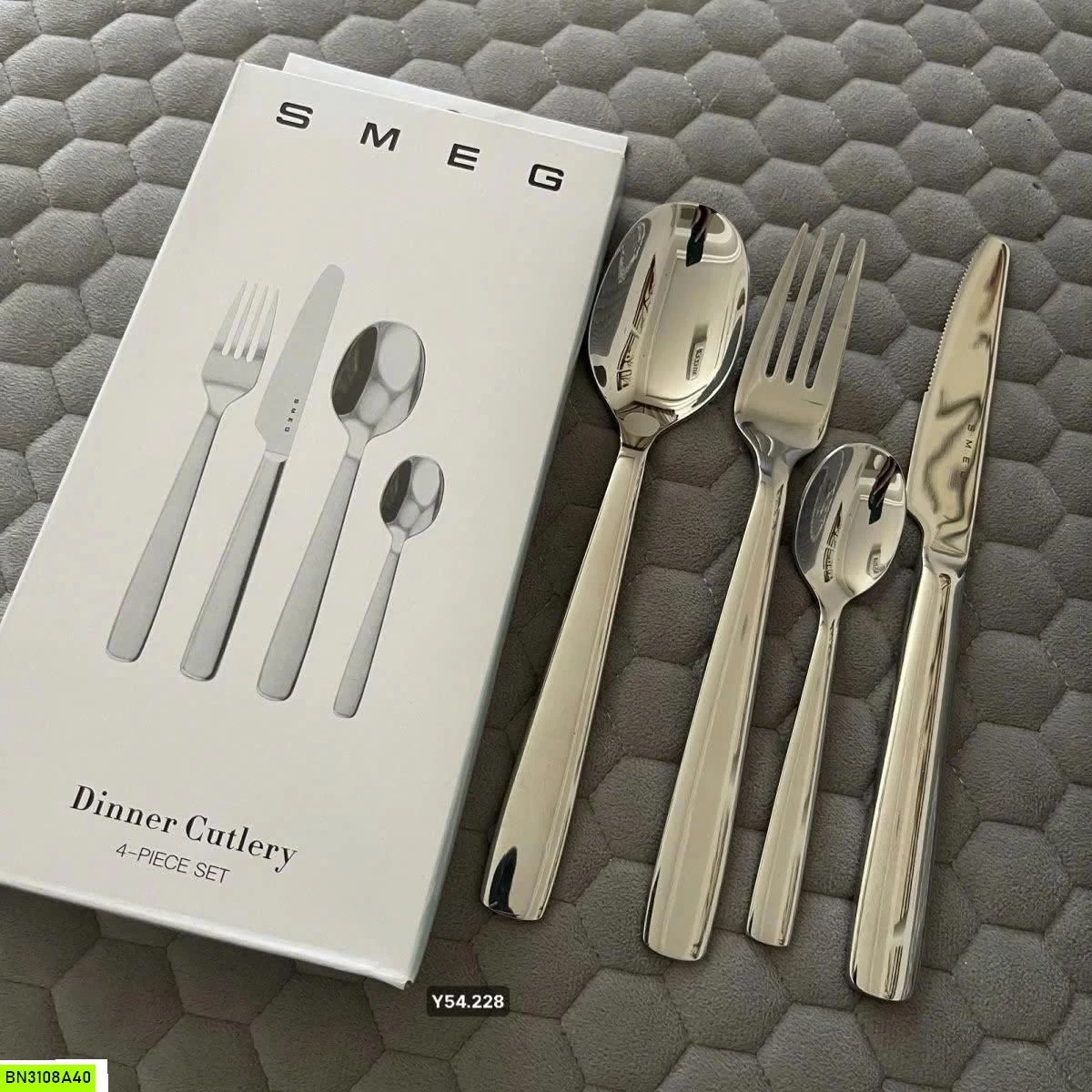 BỘ DAO DĨA THÌA 4 MÓN SMEG