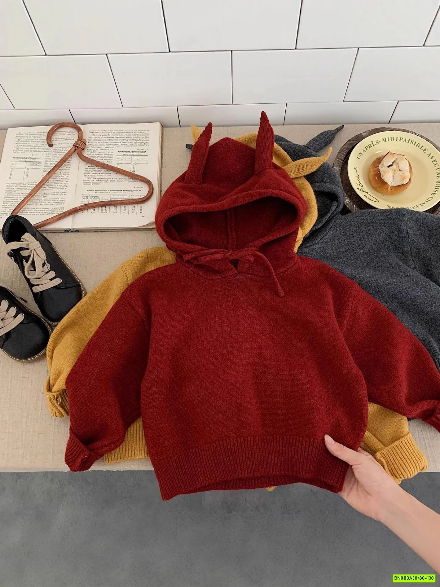 HOODIE LEN TAI NHỌN