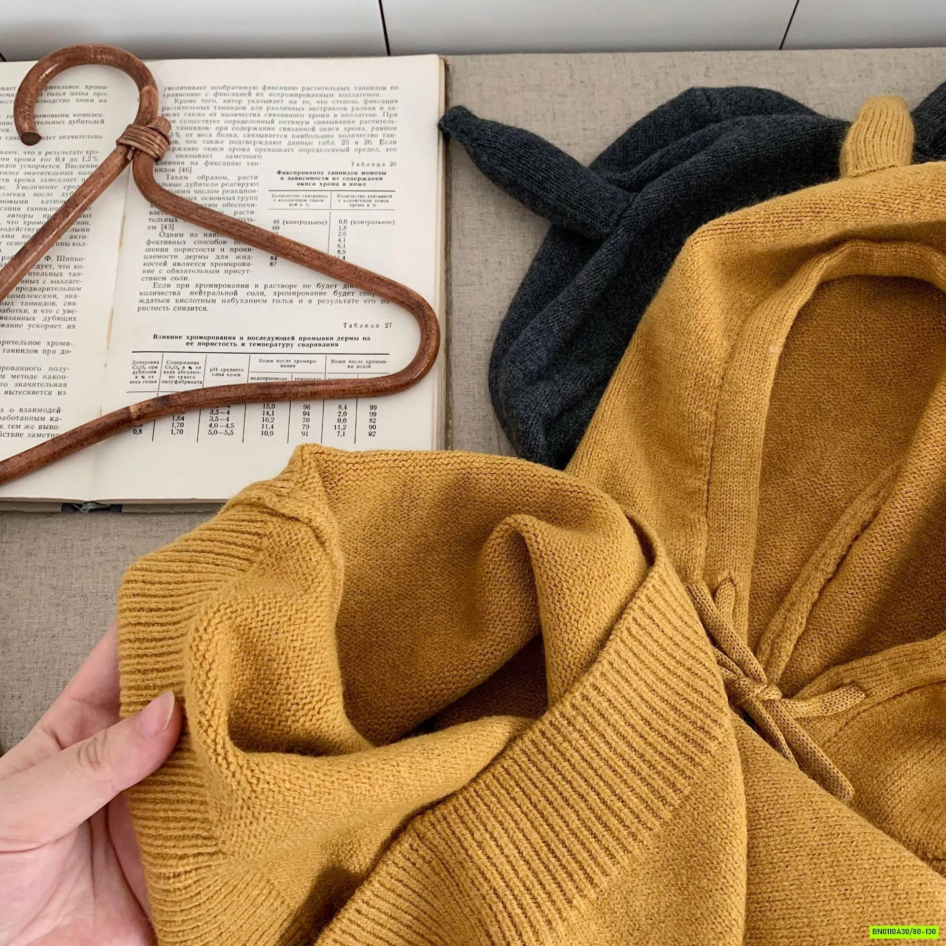 HOODIE LEN TAI NHỌN