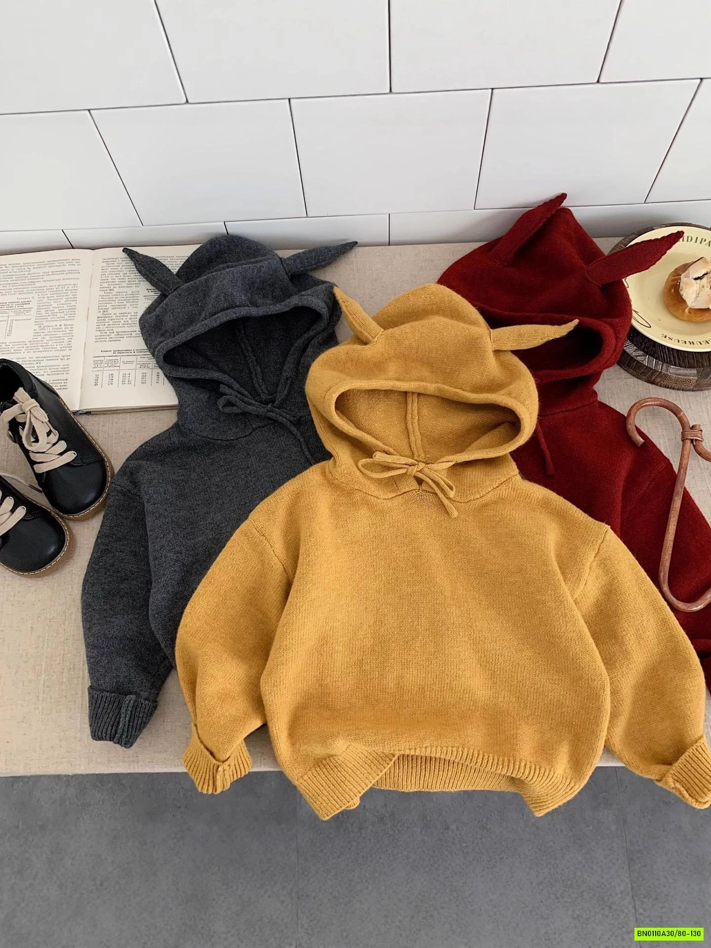 HOODIE LEN TAI NHỌN