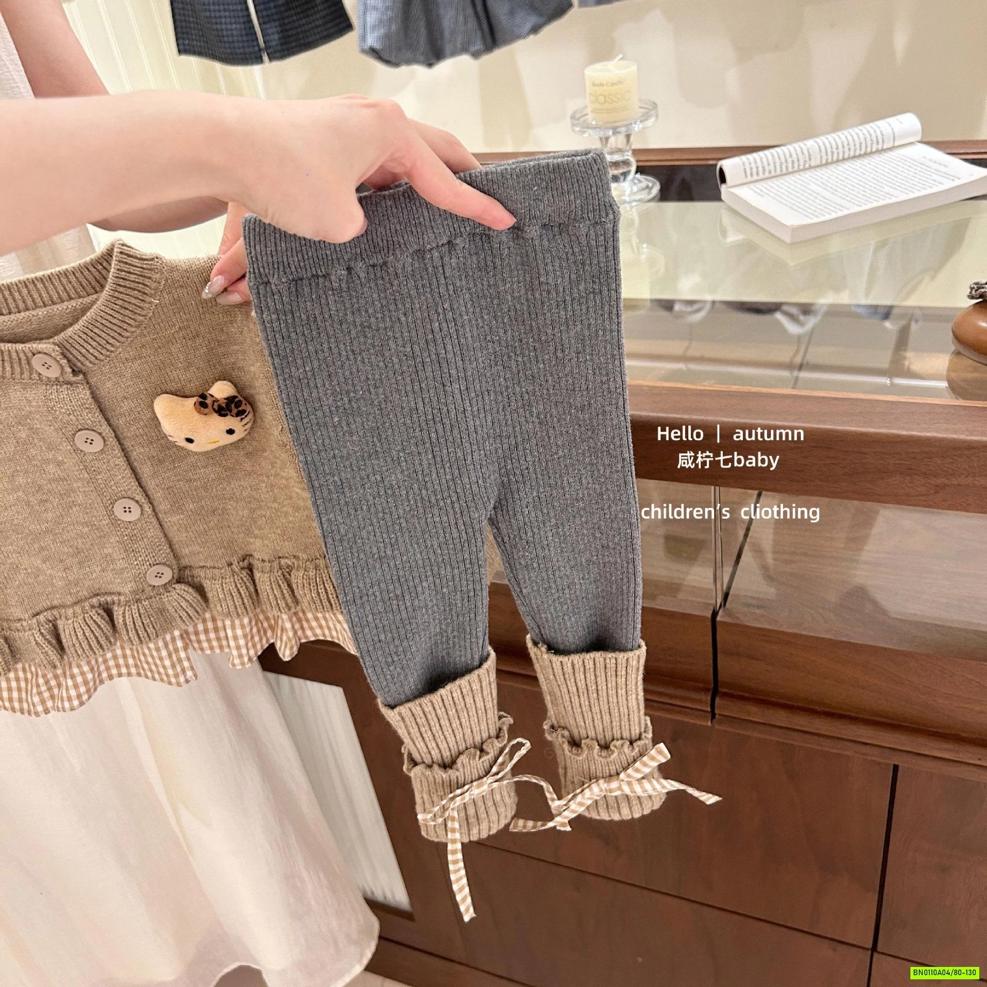 ÁO LEN NÂU KITTY MIX LEGGING XÁM