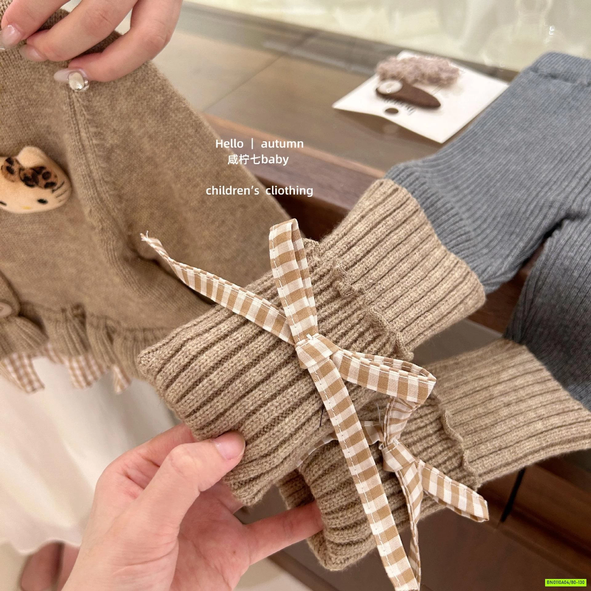 ÁO LEN NÂU KITTY MIX LEGGING XÁM