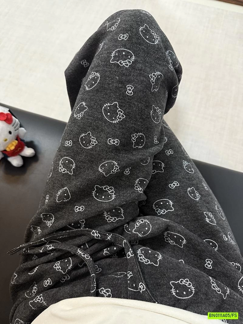 QUẦN NỈ SUÔNG KITTY MẸ