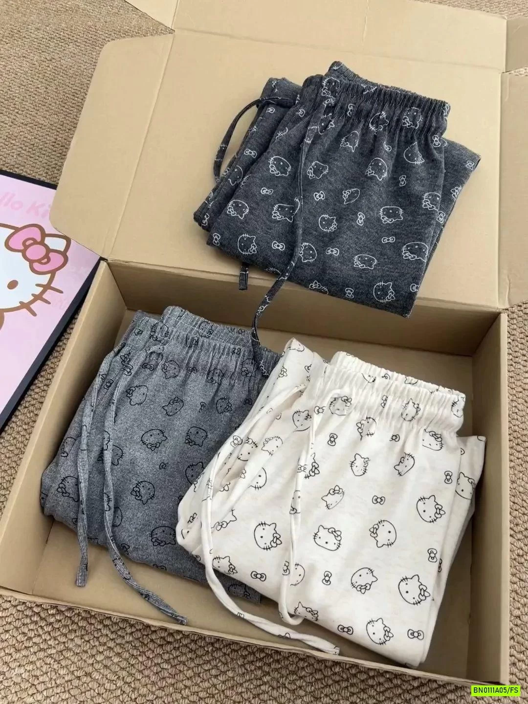 QUẦN NỈ SUÔNG KITTY MẸ