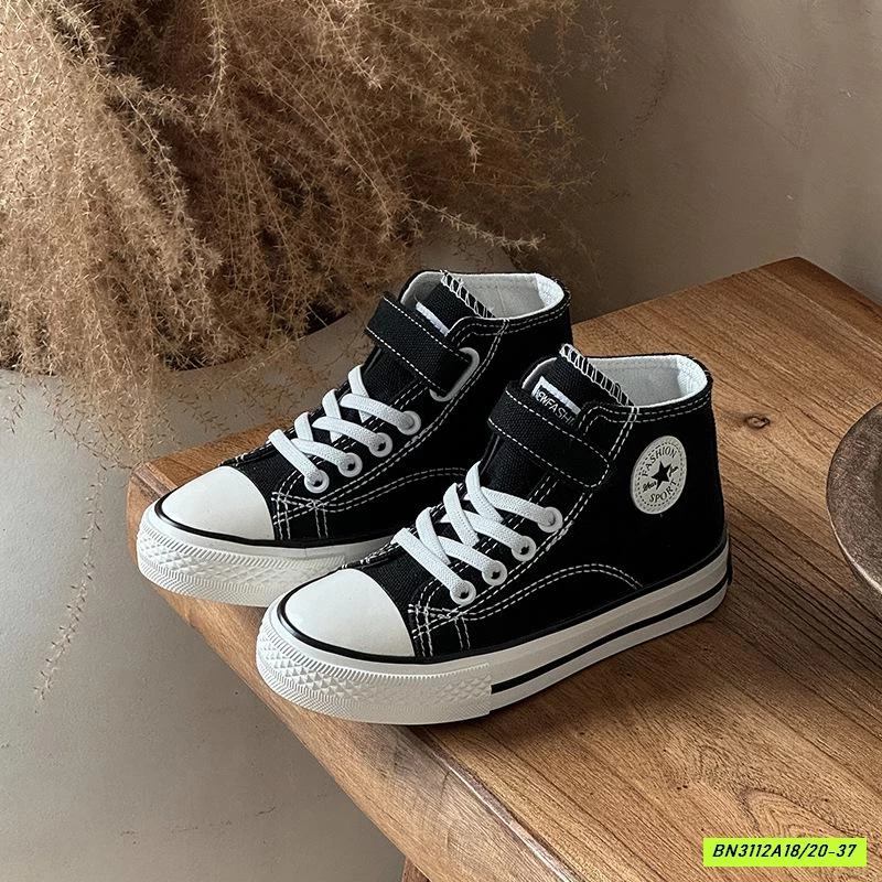 GIÀY THỂ THAO QUAI DÁN