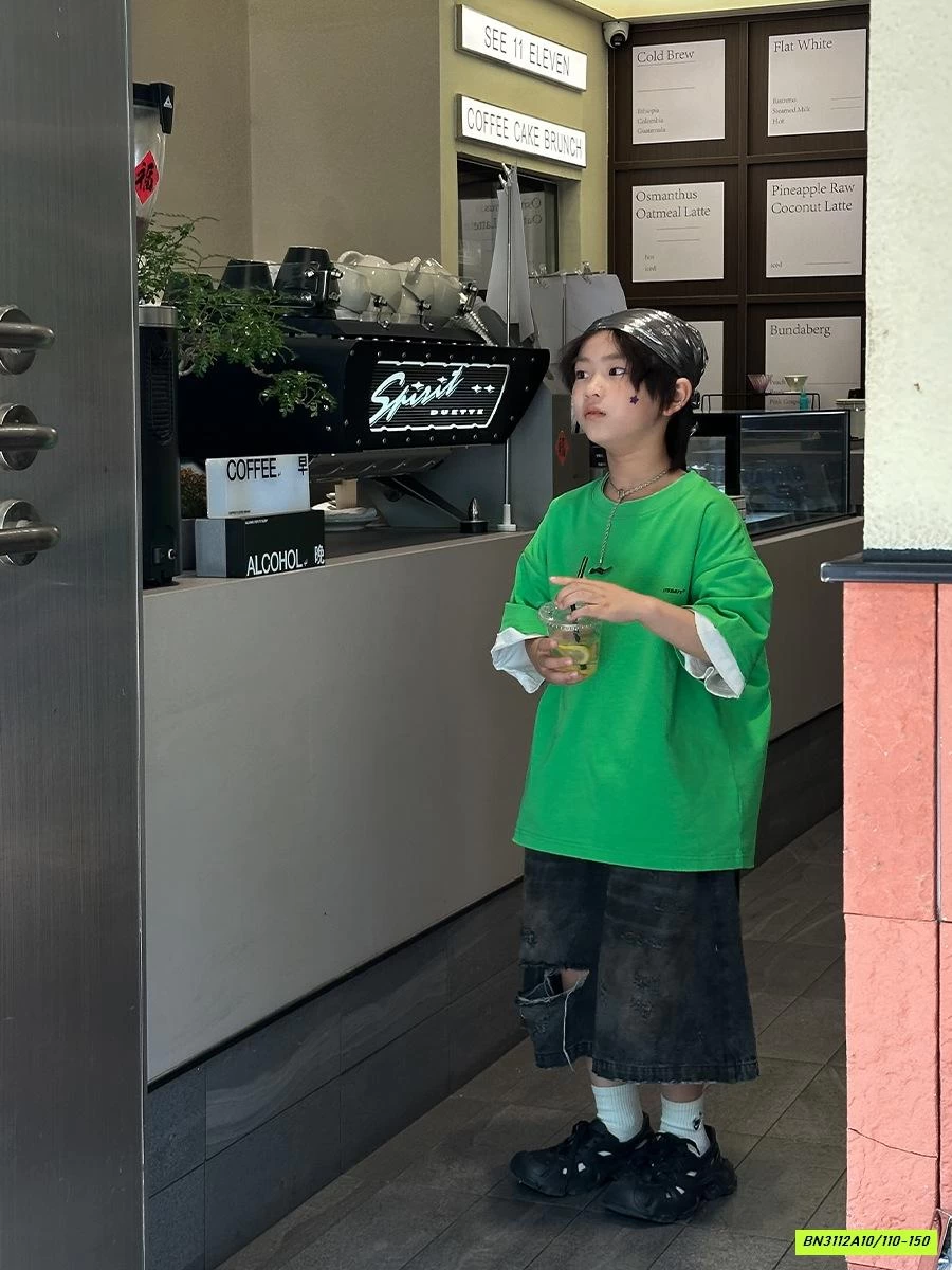 SHORT JEANS RÁCH GỐI ĐEN CÁ TÍNH