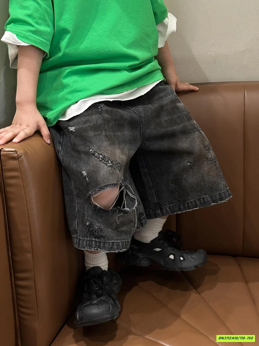 SHORT JEANS RÁCH GỐI ĐEN CÁ TÍNH