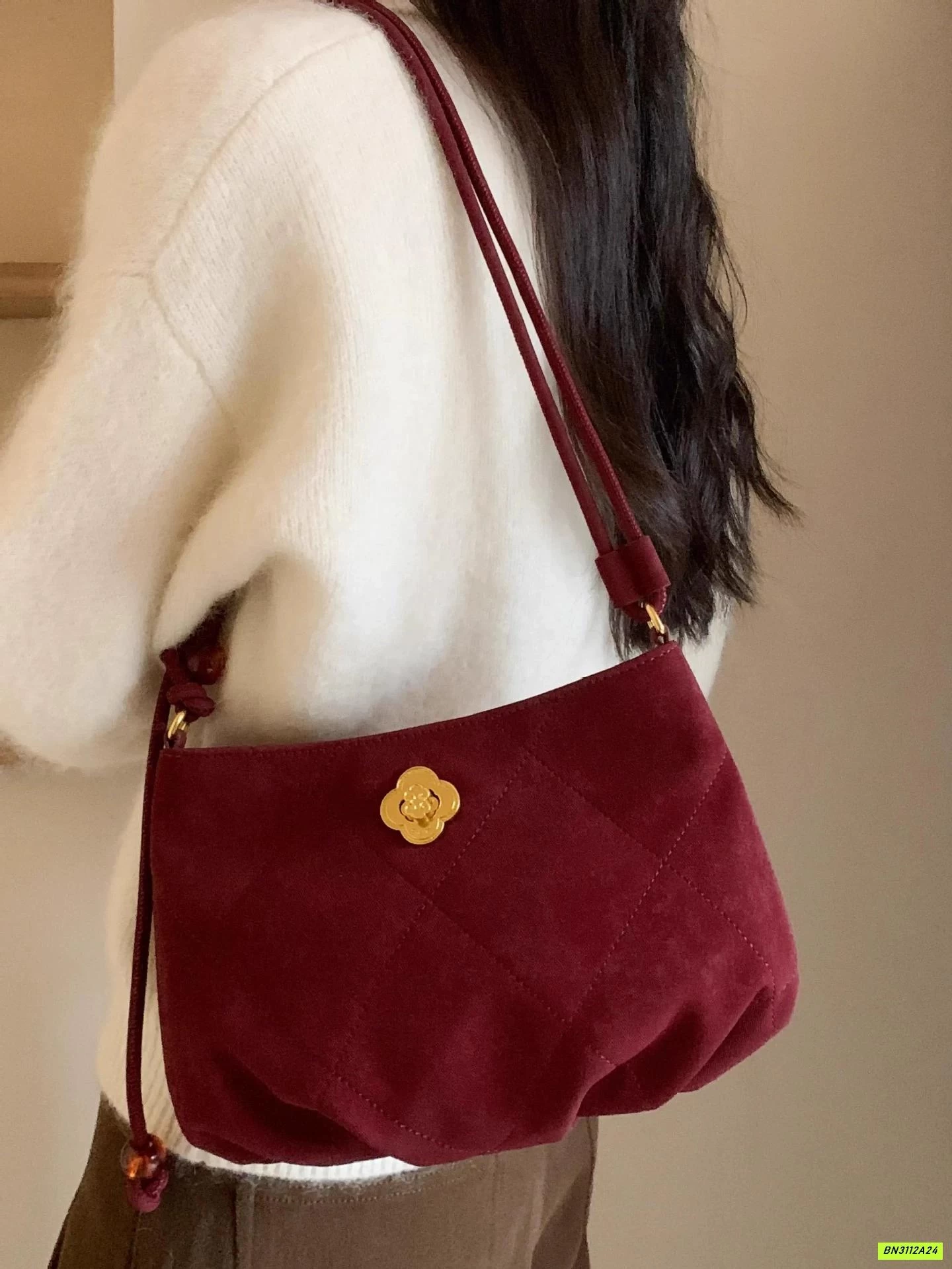 TÚI NHUNG HOA TRÀ VÀNG CHIO2ND