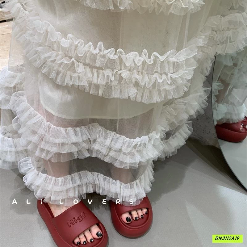 DÉP LÊ ĐẾ BÁNH MỲ