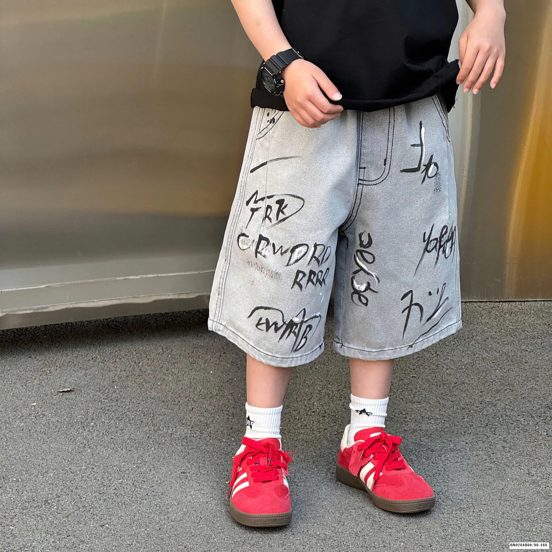 QUẦN SHORT JEAN BẠC MÀU VIẾT CHỮ