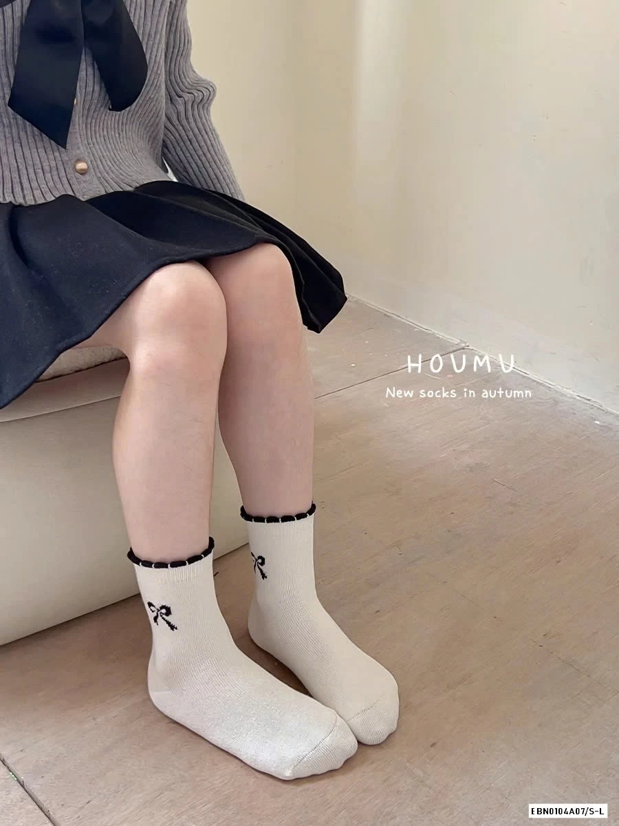 SÉT 3Đ TẤT TONE ĐEN TRẮNG