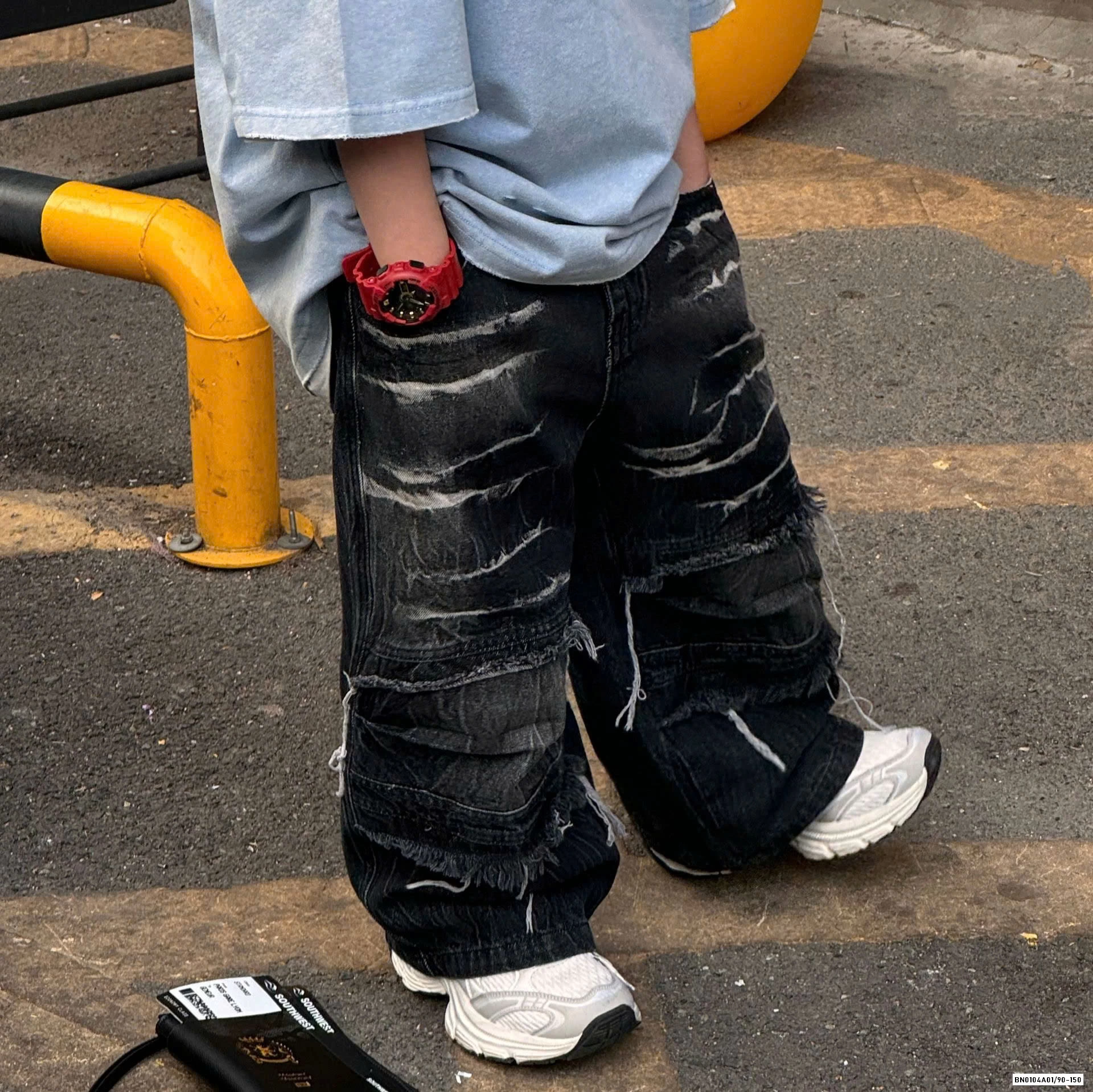 JEANS SUÔNG RÁCH VÁ GỐI