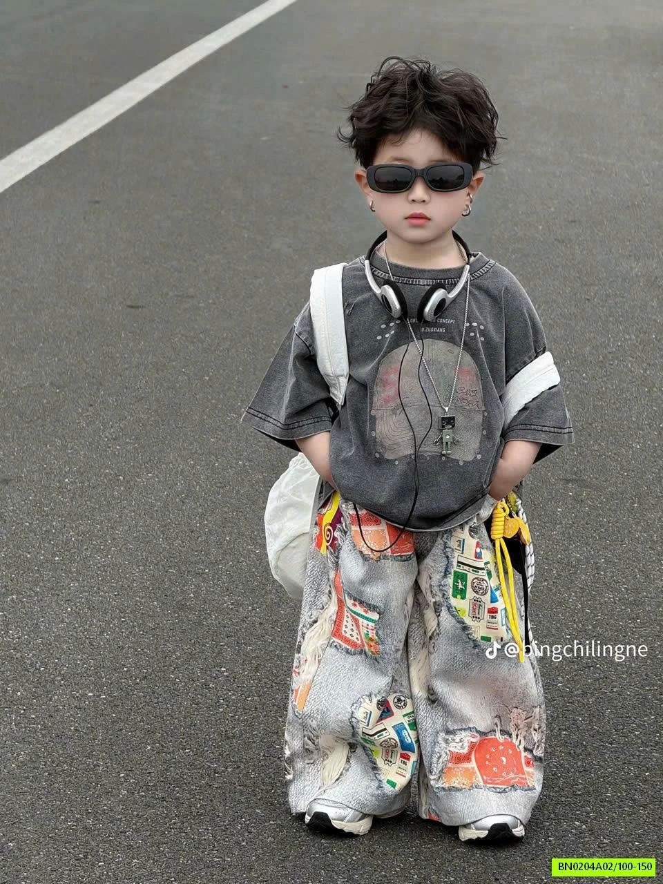 ÁO MŨ MIX QUẦN ỐNG SUÔNG CÁ TÍNH