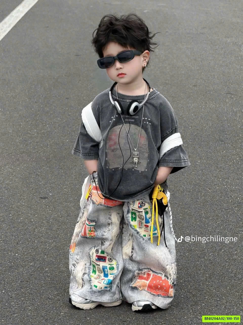 ÁO MŨ MIX QUẦN ỐNG SUÔNG CÁ TÍNH