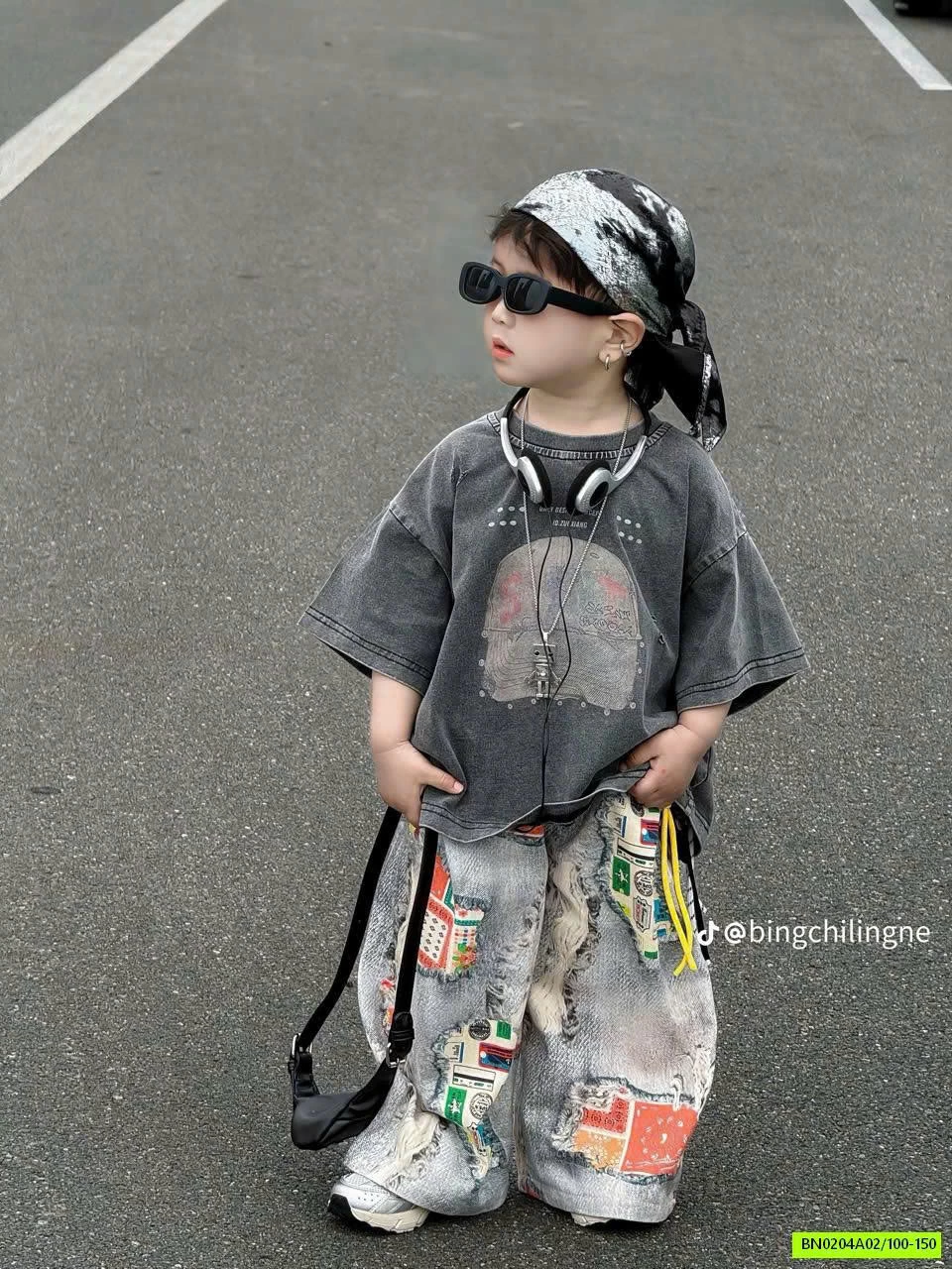 ÁO MŨ MIX QUẦN ỐNG SUÔNG CÁ TÍNH