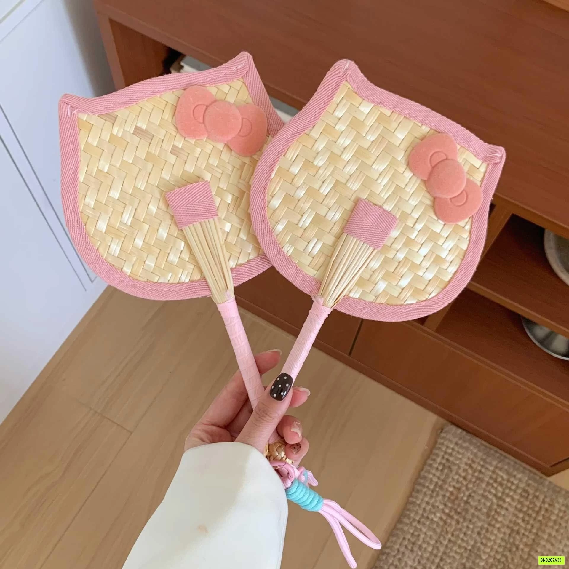 QUẠT CÓI CẦM TAY KITTY SIÊU XINHHH