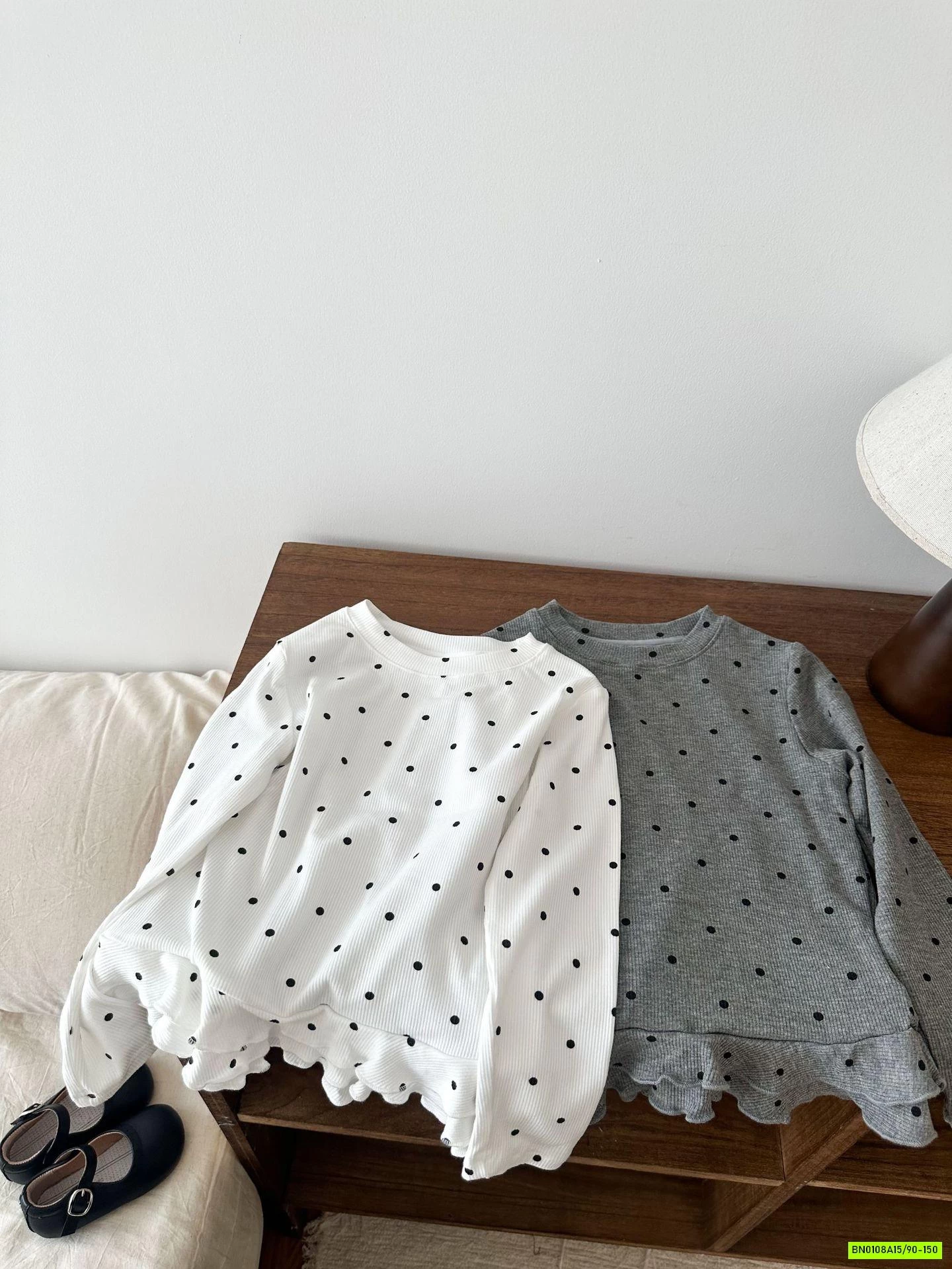 ÁO THUN CHẤM BI VIỀN BÈO