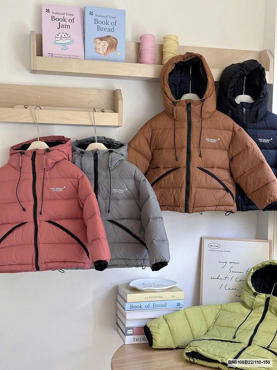 ÁO PHẢI TRƠN LIỀN MŨ LOGO CHỮ