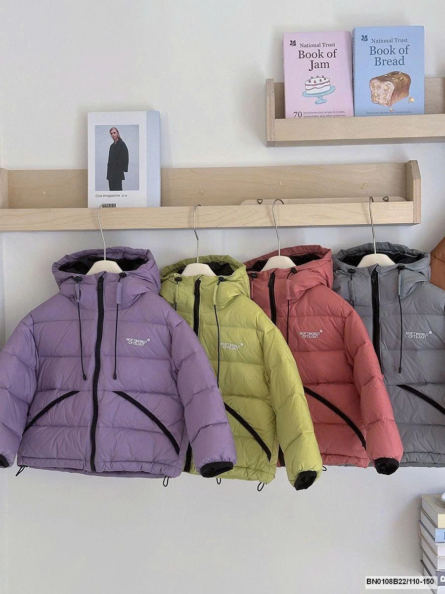 ÁO PHẢI TRƠN LIỀN MŨ LOGO CHỮ