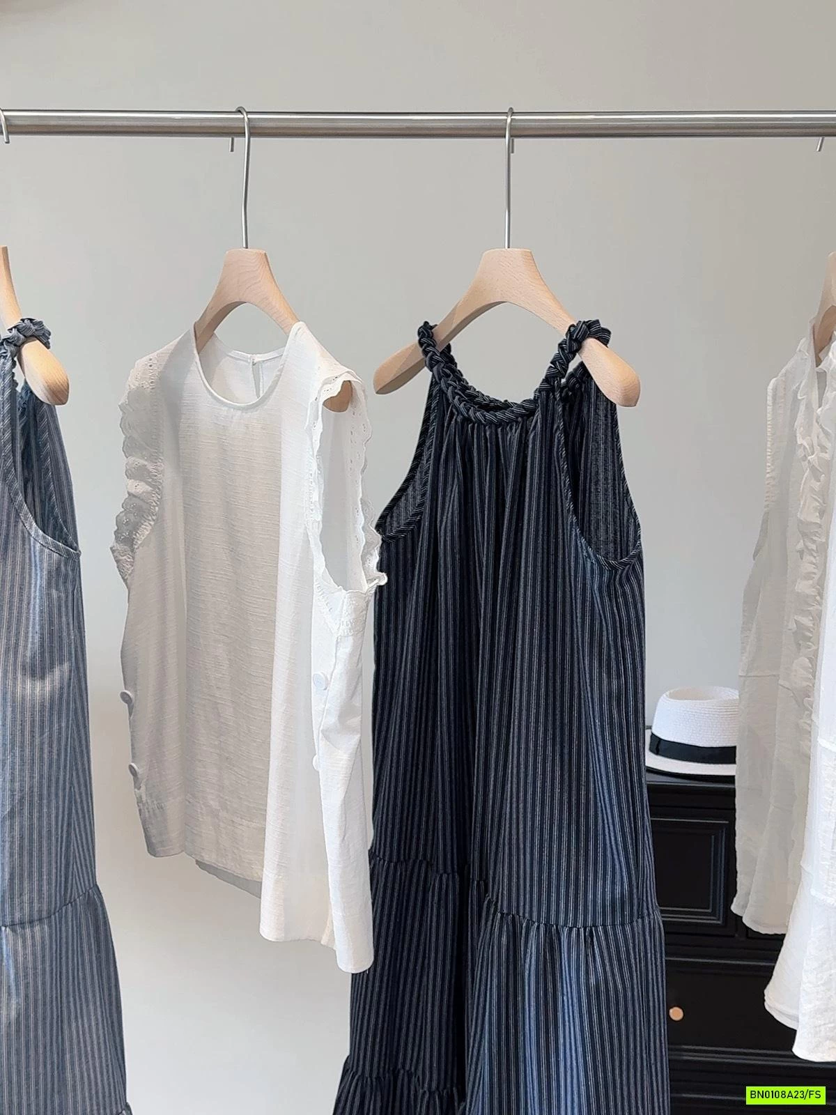 ĐẦM MAXI CỔ YẾM KẺ SỌC ANNA