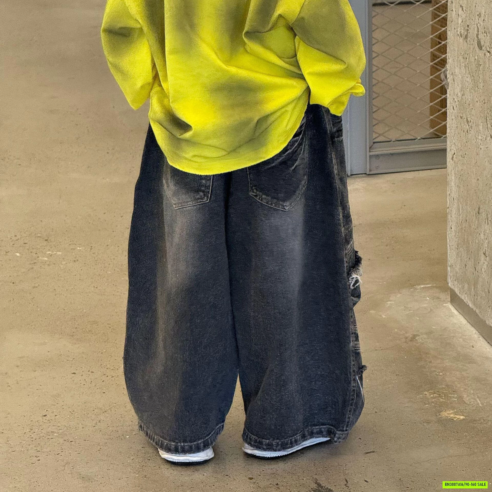 JEANS SUÔNG ĐEN RÁCH LOANG FANSHU