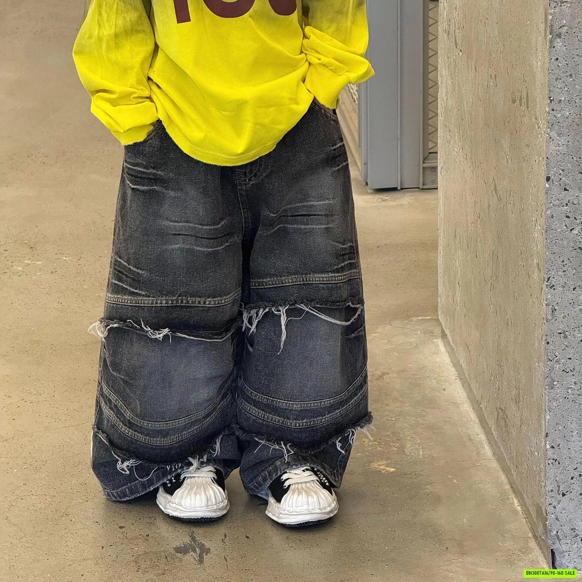 JEANS SUÔNG ĐEN RÁCH LOANG FANSHU