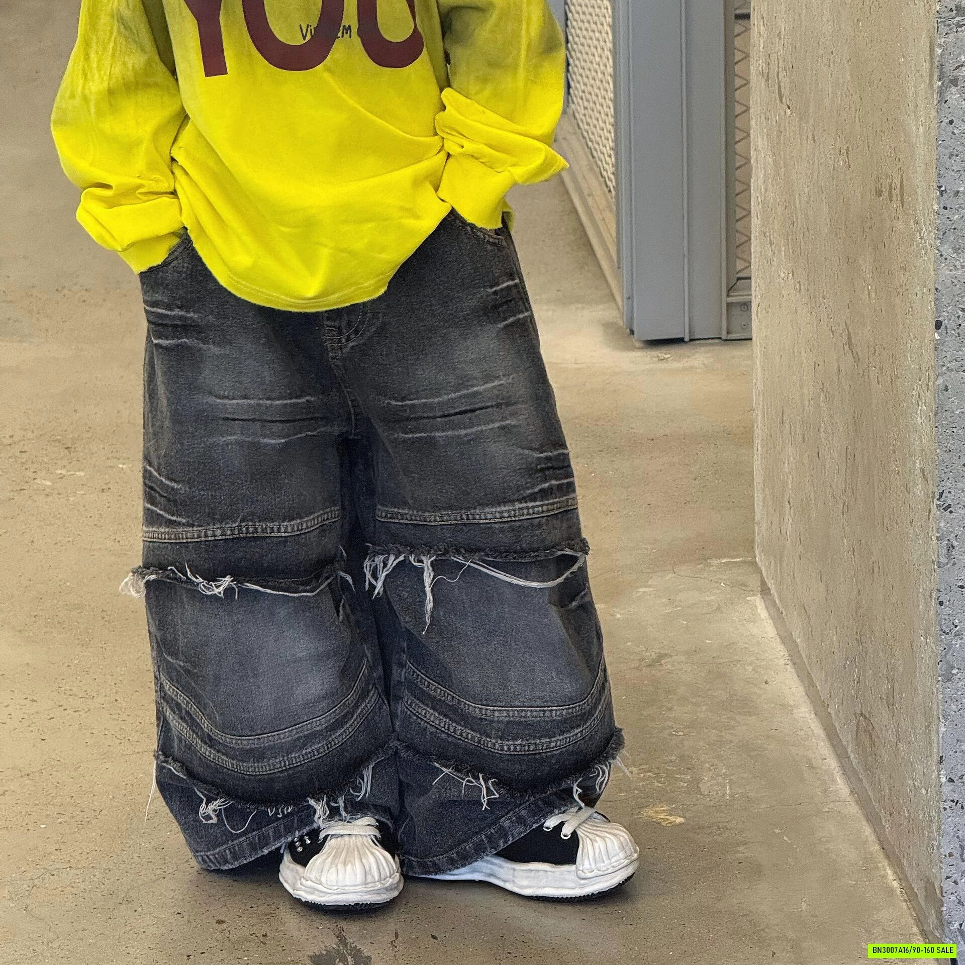 JEANS SUÔNG ĐEN RÁCH LOANG FANSHU