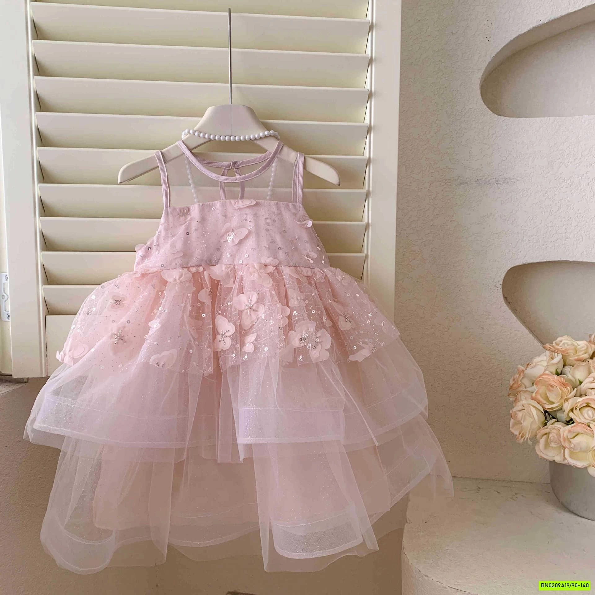 ĐẦM HỒNG CÔNG CHÚA GẮN BƯỚM