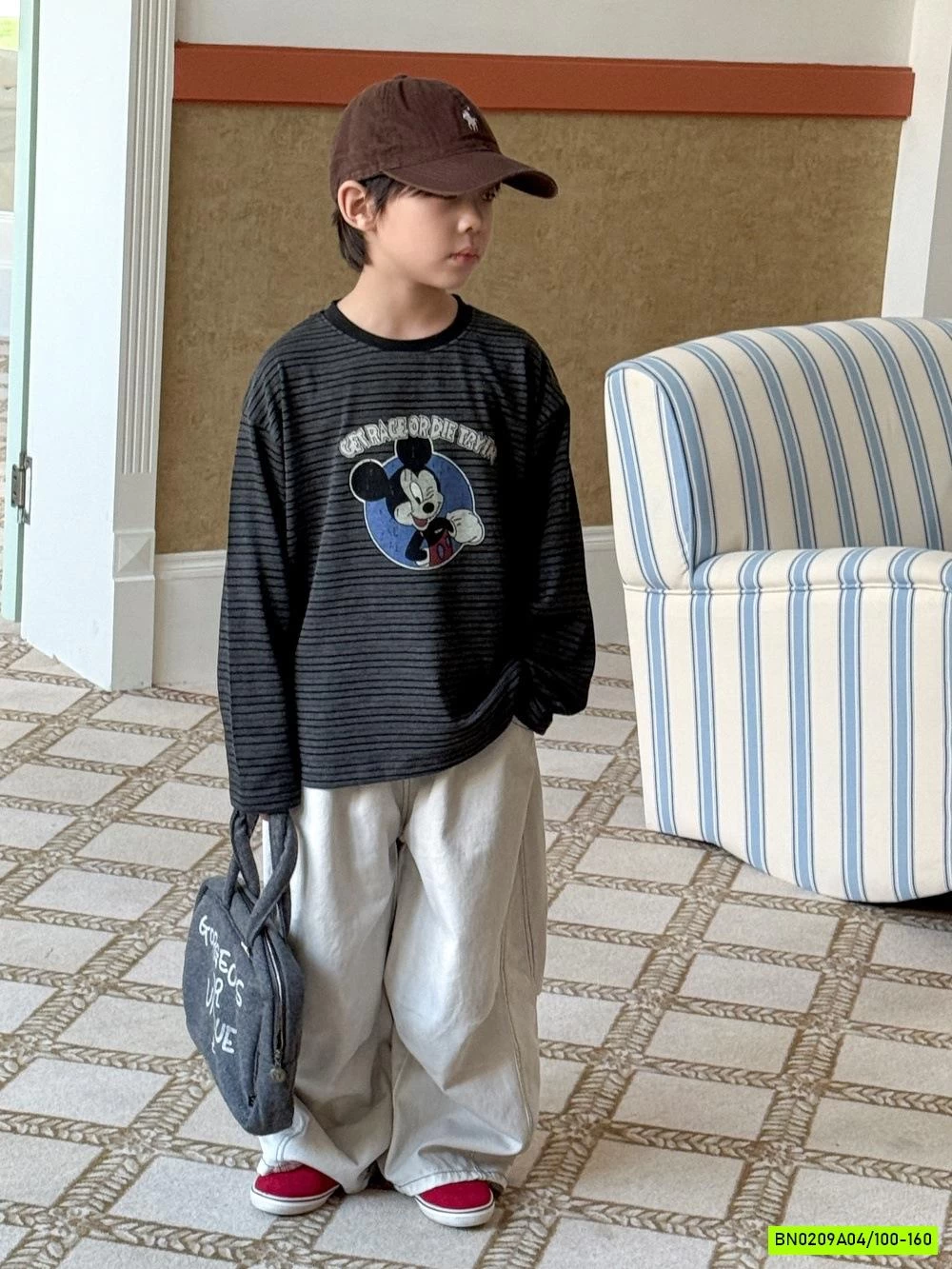 ÁO KẺ MICKY MIX QUẦN SUÔNG