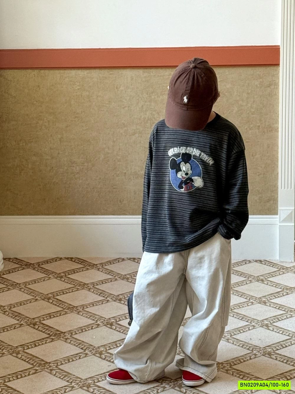 ÁO KẺ MICKY MIX QUẦN SUÔNG