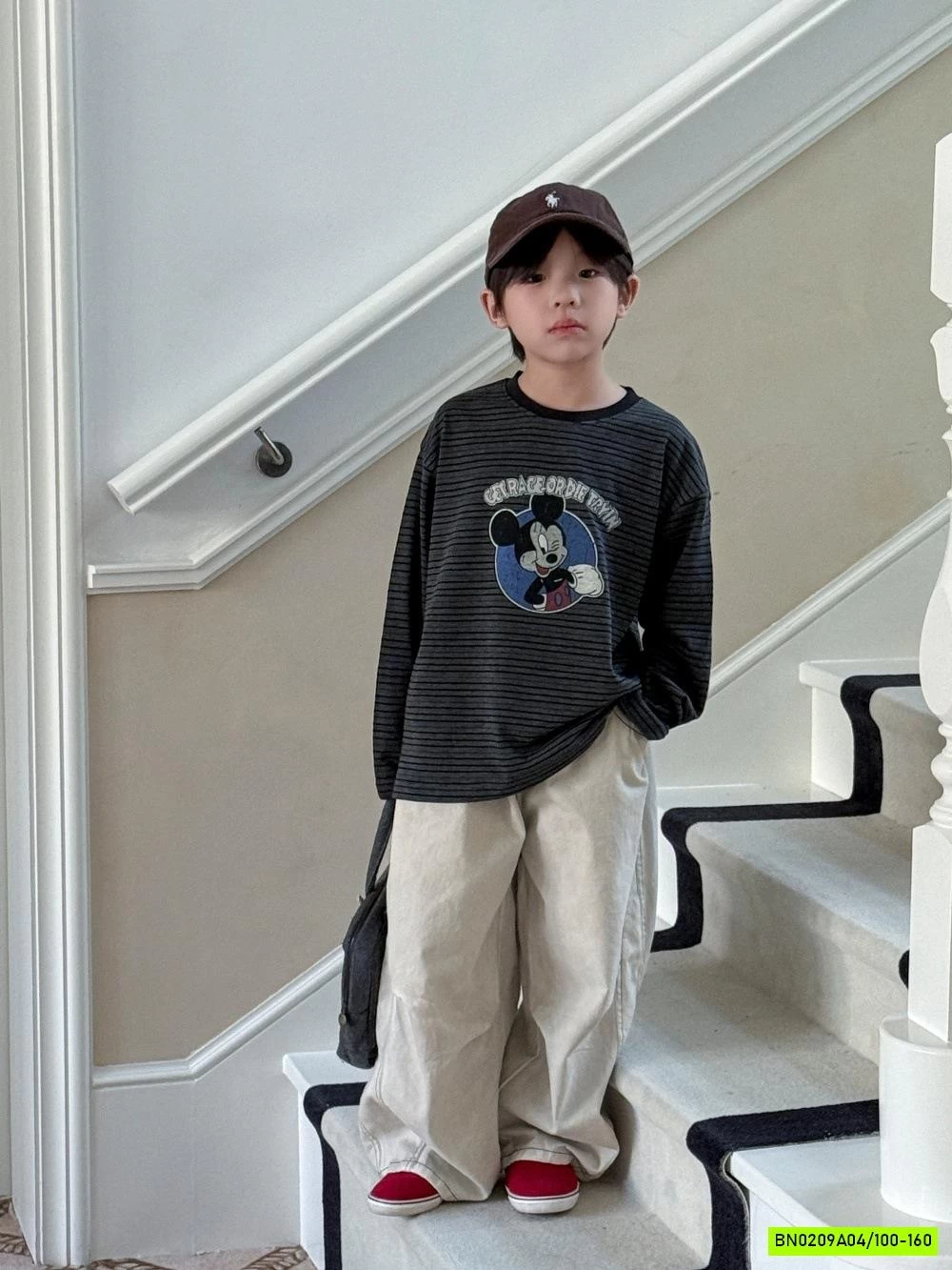 ÁO KẺ MICKY MIX QUẦN SUÔNG