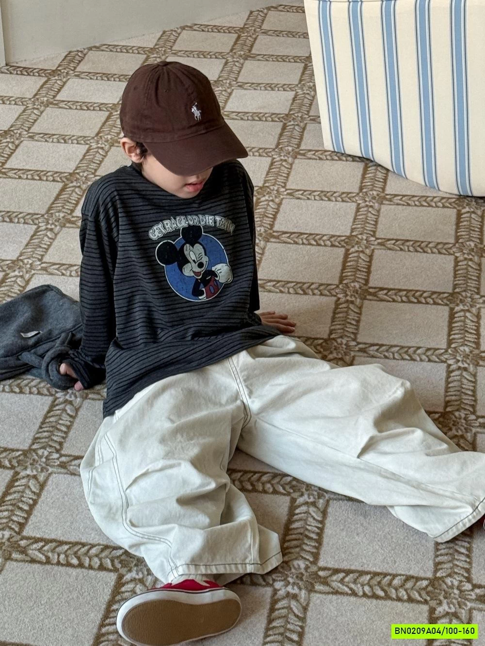 ÁO KẺ MICKY MIX QUẦN SUÔNG