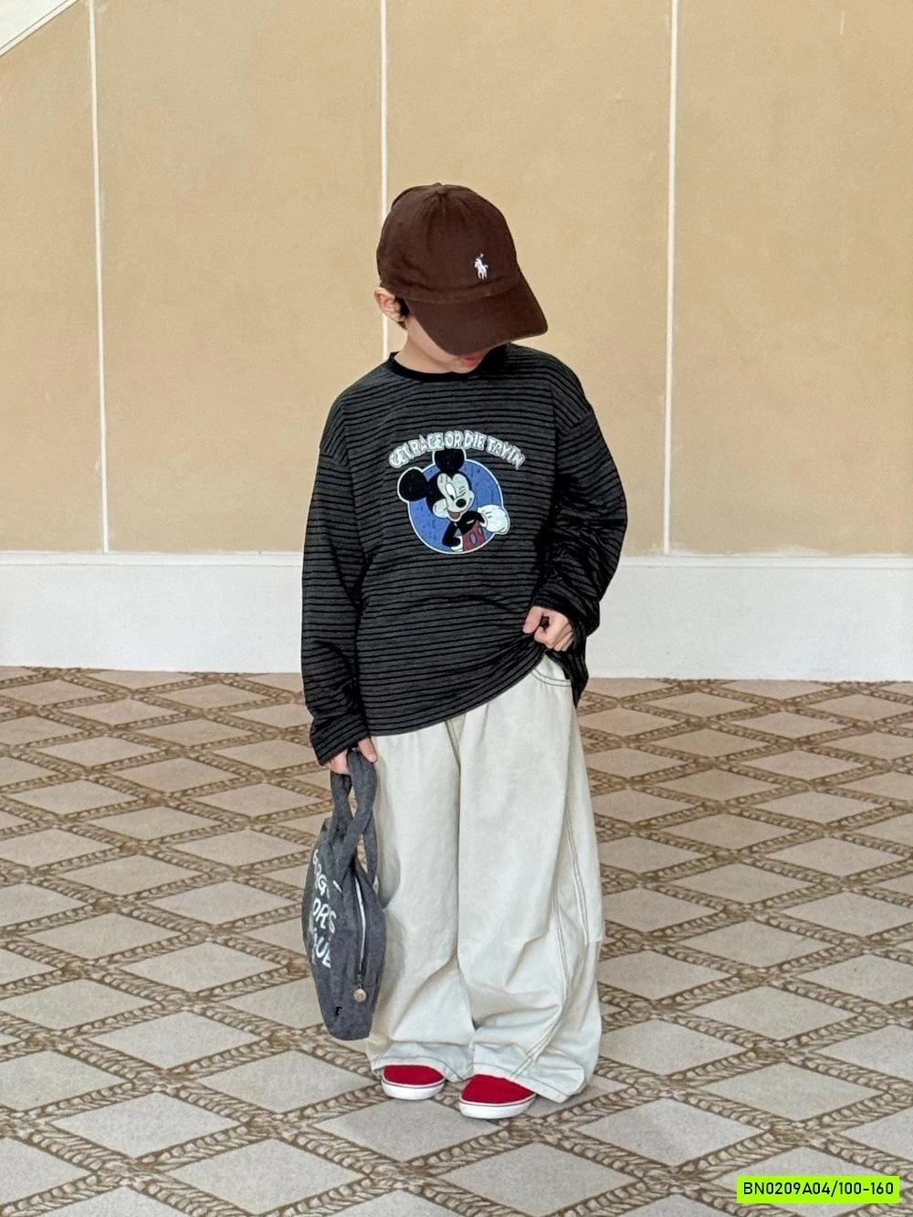 ÁO KẺ MICKY MIX QUẦN SUÔNG