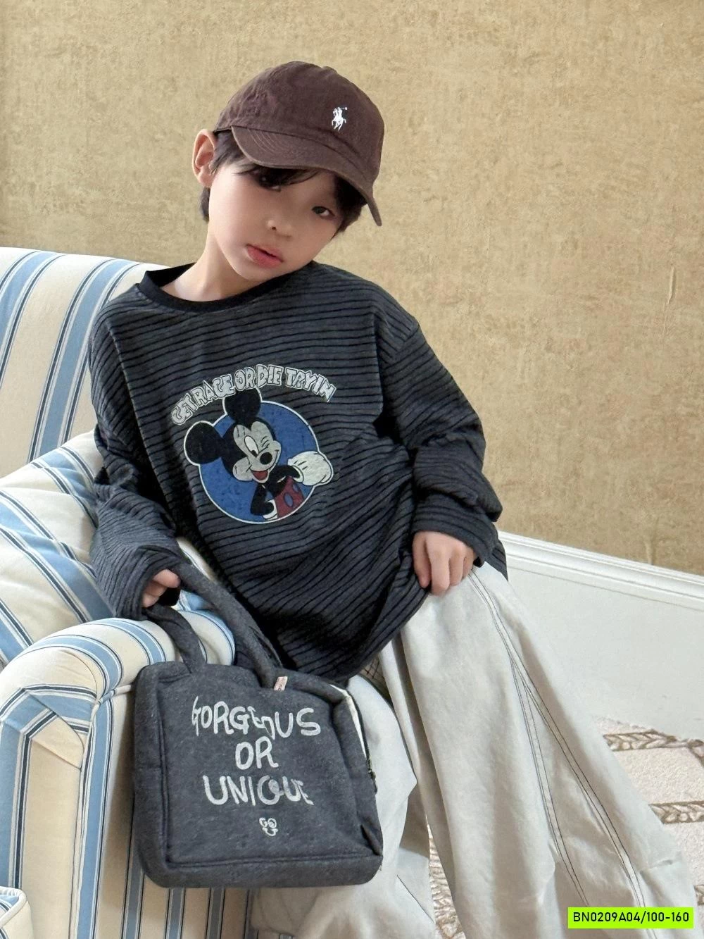 ÁO KẺ MICKY MIX QUẦN SUÔNG