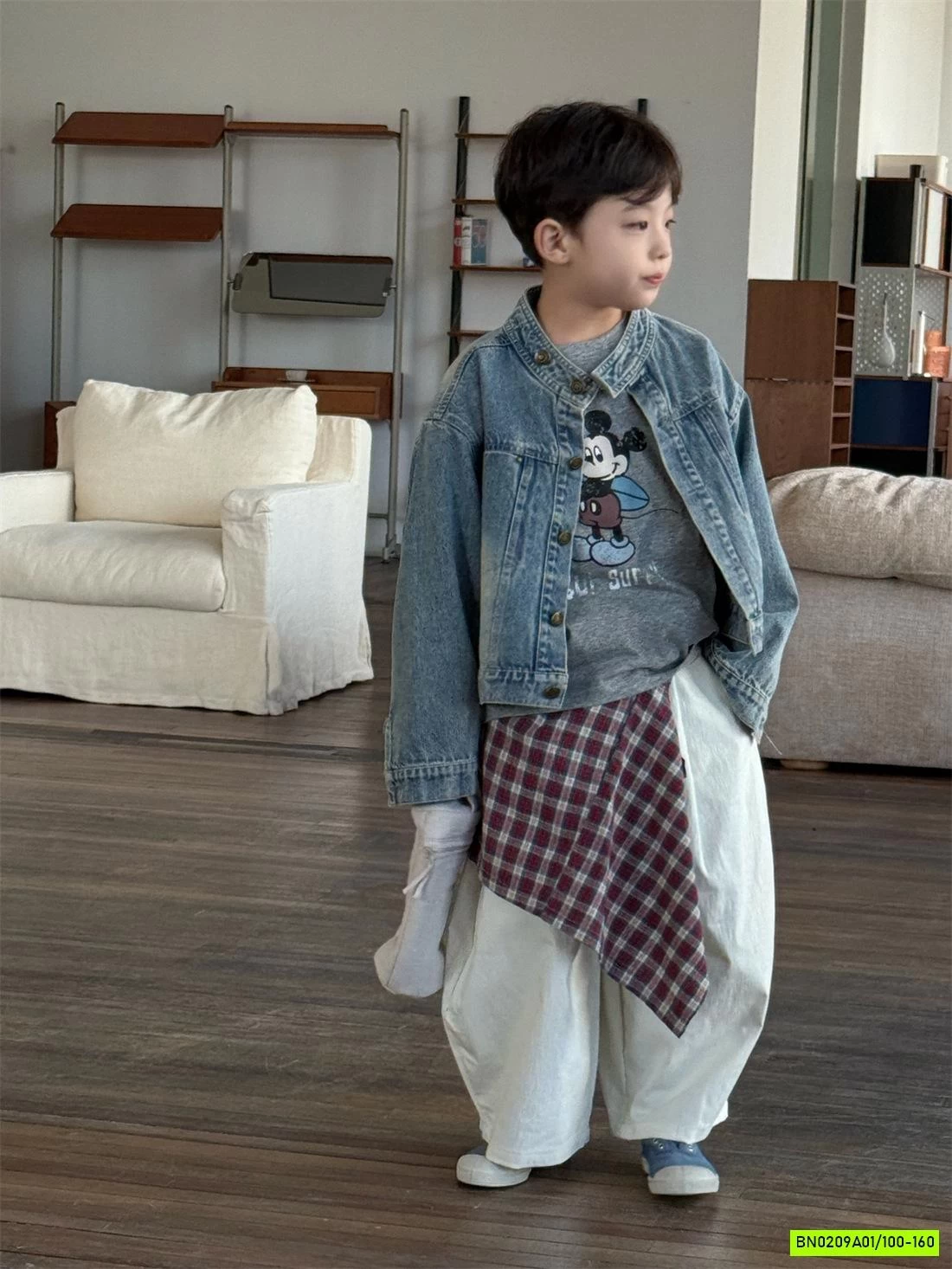 KHOÁC JEANS CỔ TRỤ DÁNG CROPTOP