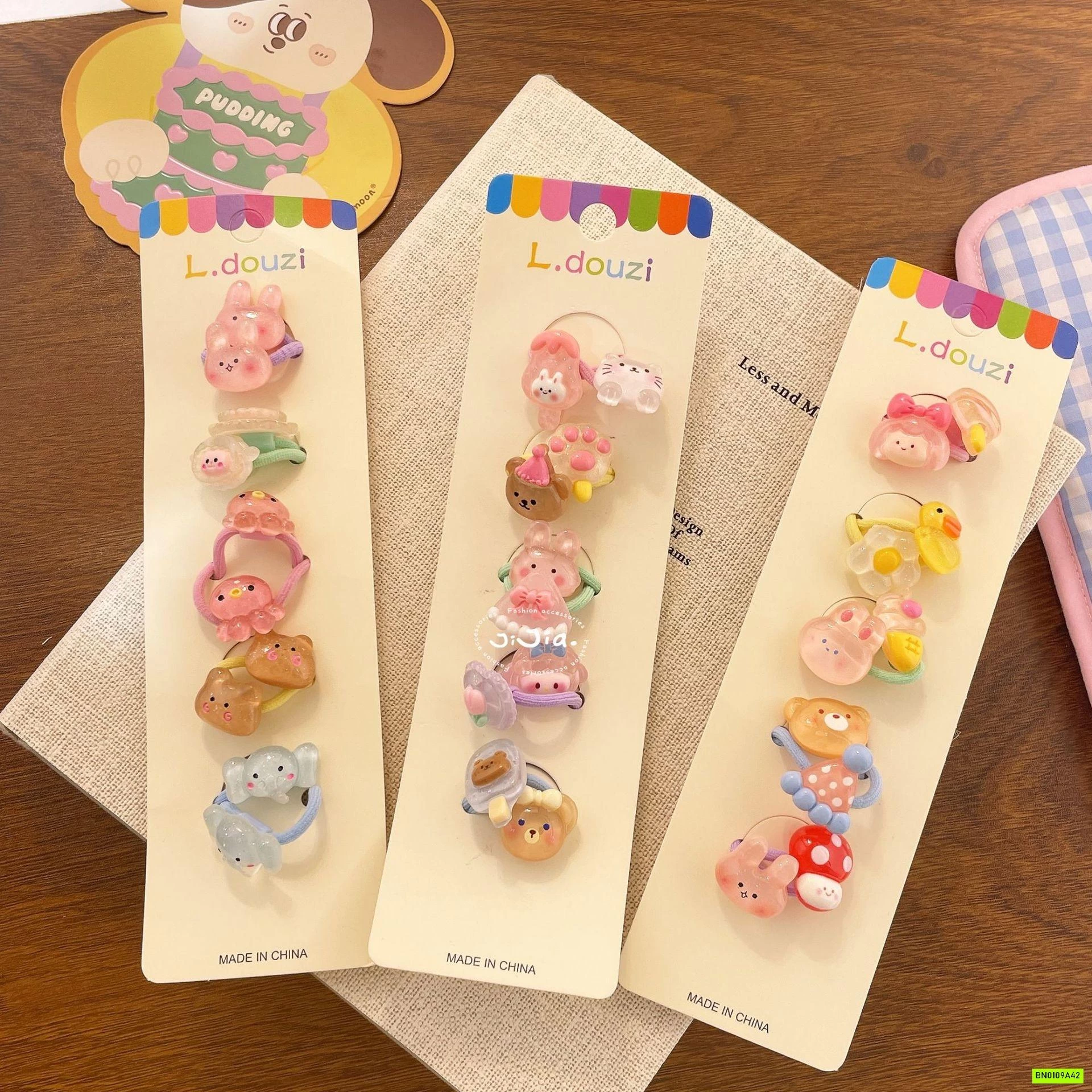 BÌA 5 SÉT BUỘC TÓC THÚ CƯNG DỄ THƯƠNG