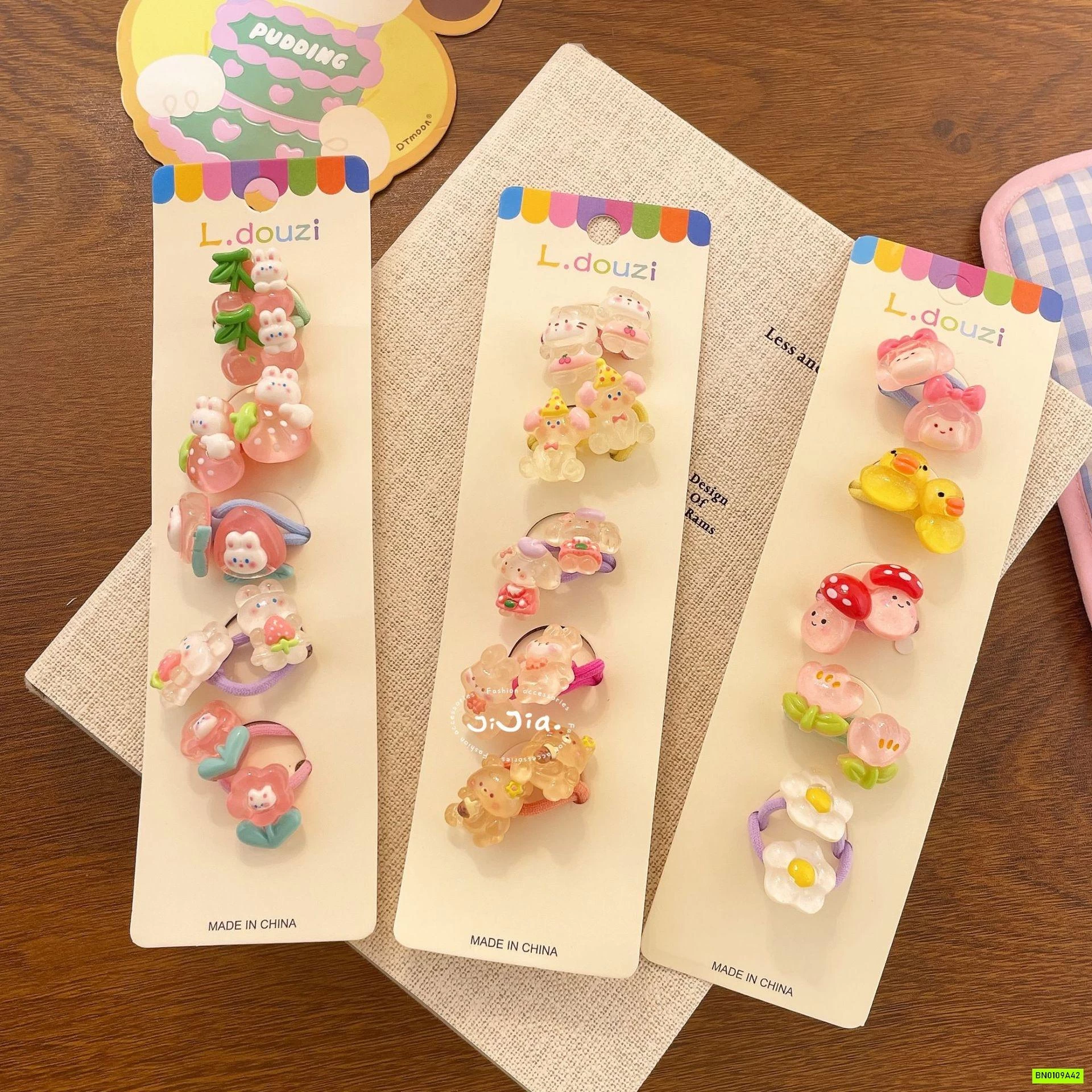 BÌA 5 SÉT BUỘC TÓC THÚ CƯNG DỄ THƯƠNG