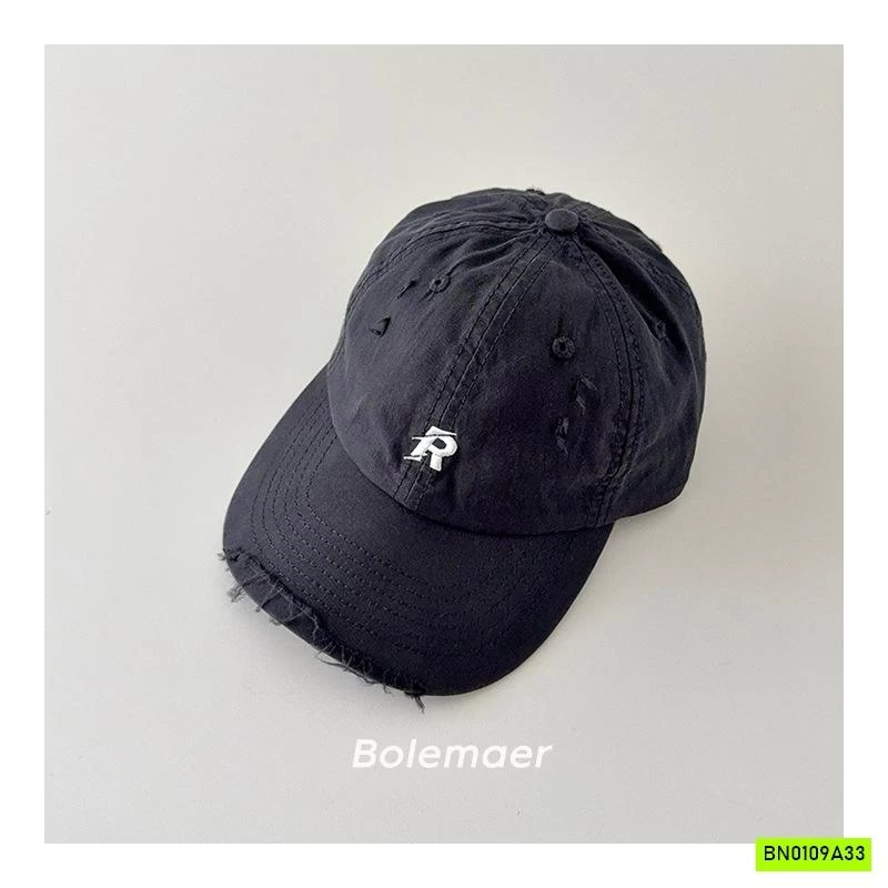 MŨ KẾT RÁCH CHỮ R