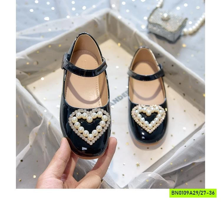 GIÀY BÚP BÊ GẮN TRÁI TIM NGỌC