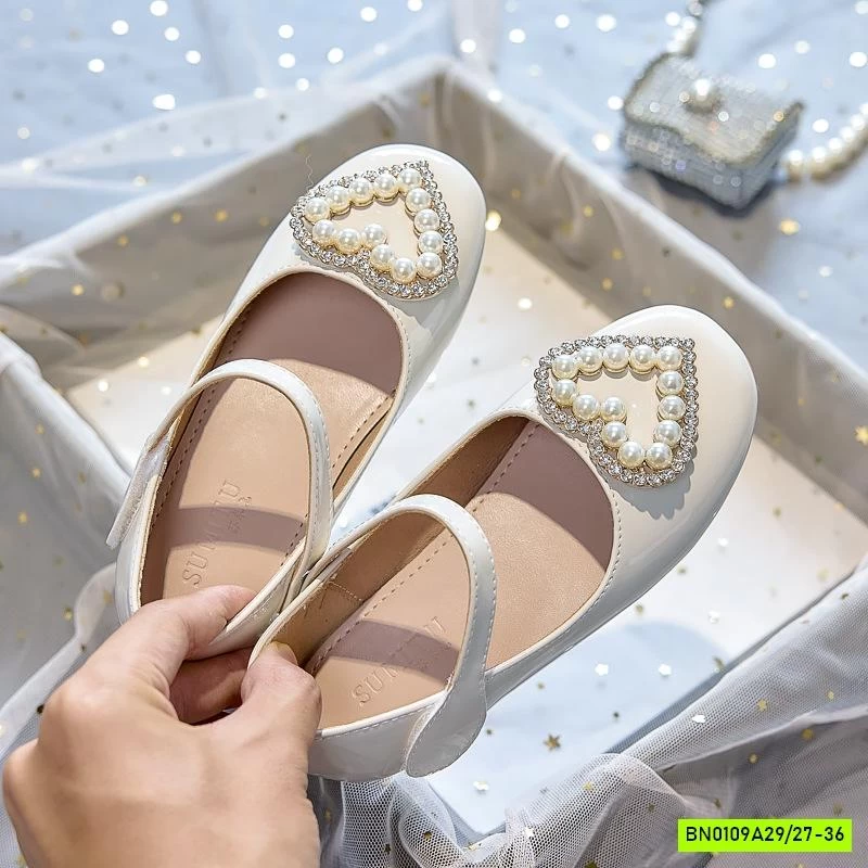 GIÀY BÚP BÊ GẮN TRÁI TIM NGỌC