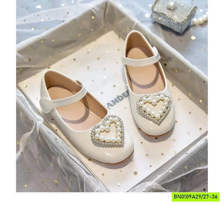 GIÀY BÚP BÊ GẮN TRÁI TIM NGỌC