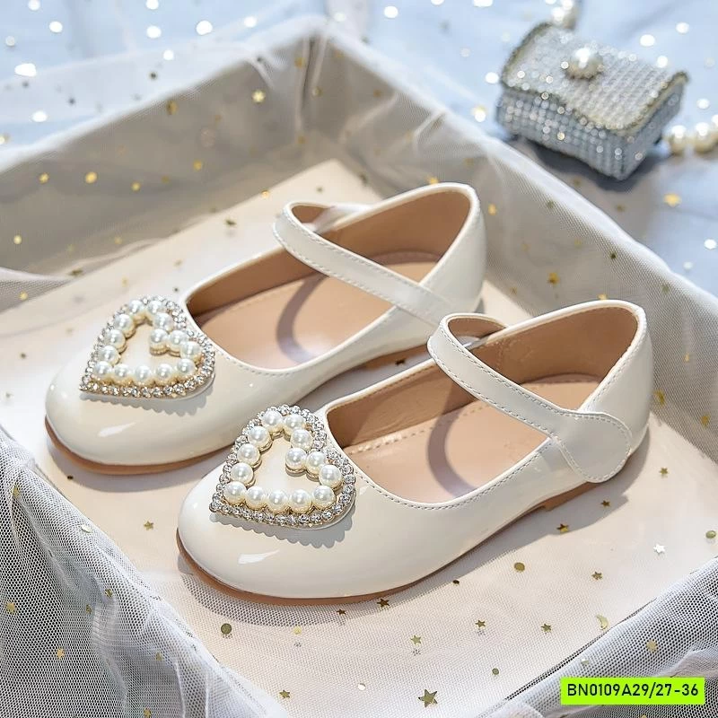 GIÀY BÚP BÊ GẮN TRÁI TIM NGỌC