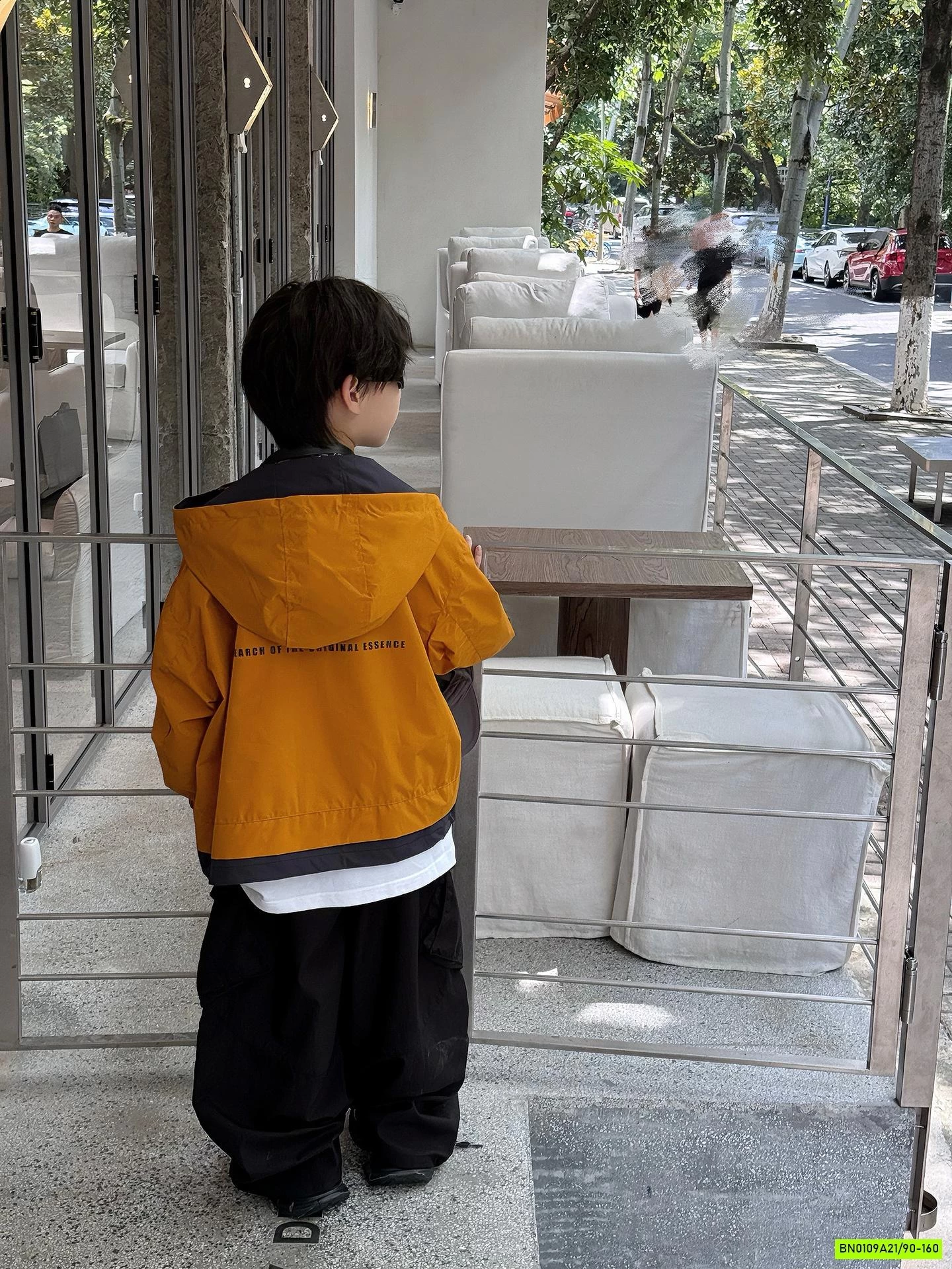 KHOÁC GIÓ CAM LIỀN MŨ CÁ TÍNH