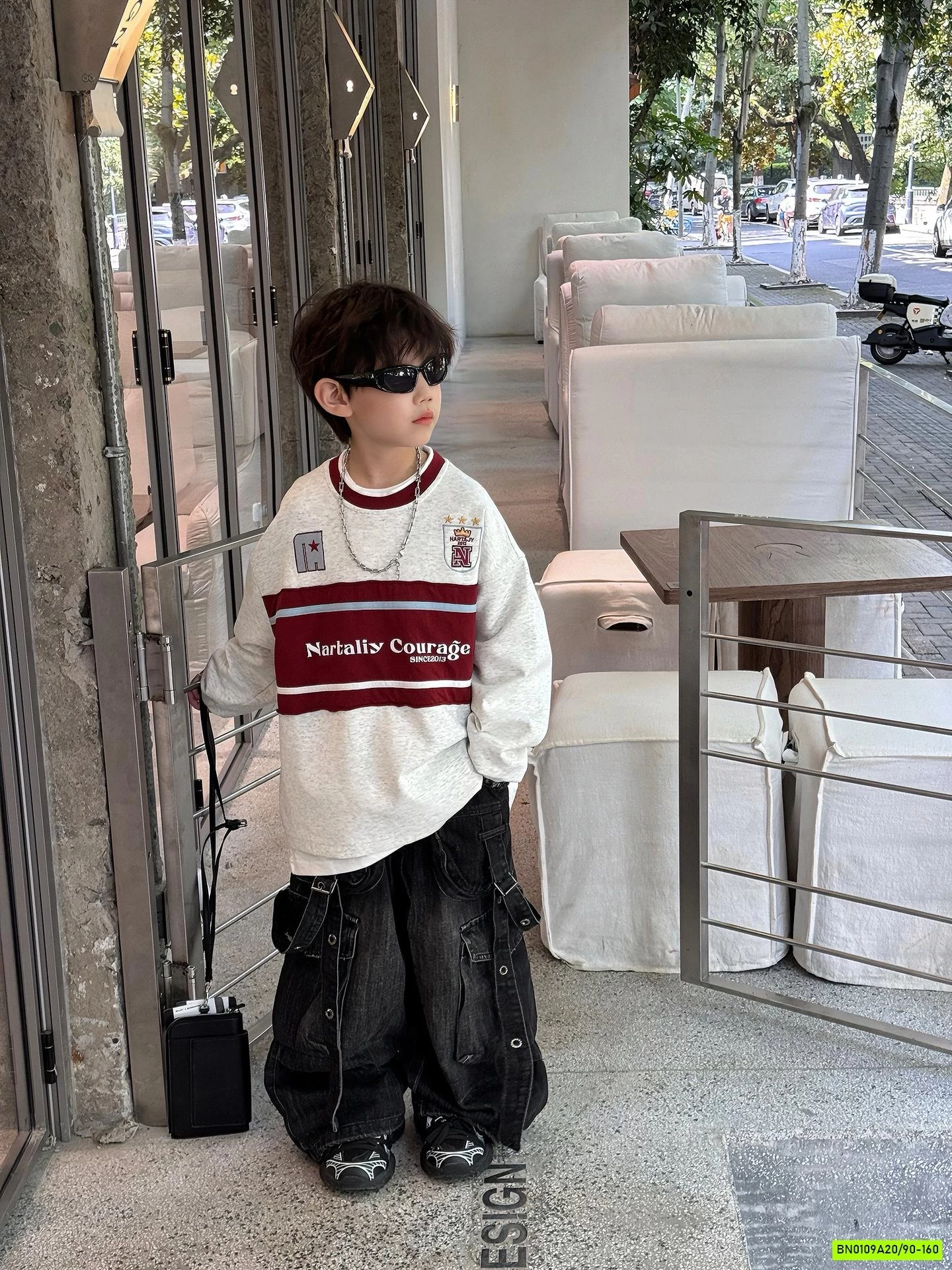 ÁO THUN XÁM PHỐI ĐỎ NỔI BẬT