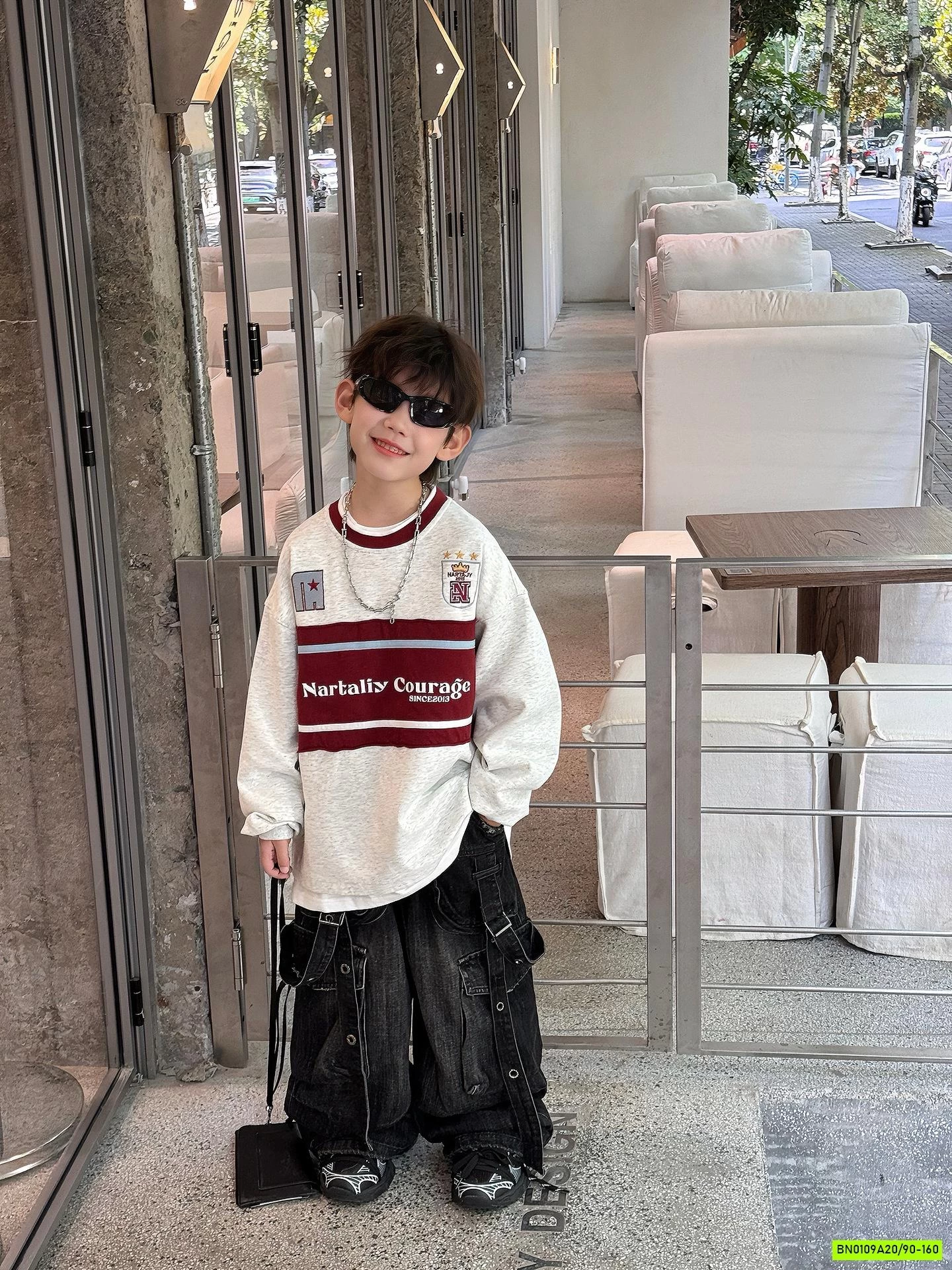 ÁO THUN XÁM PHỐI ĐỎ NỔI BẬT