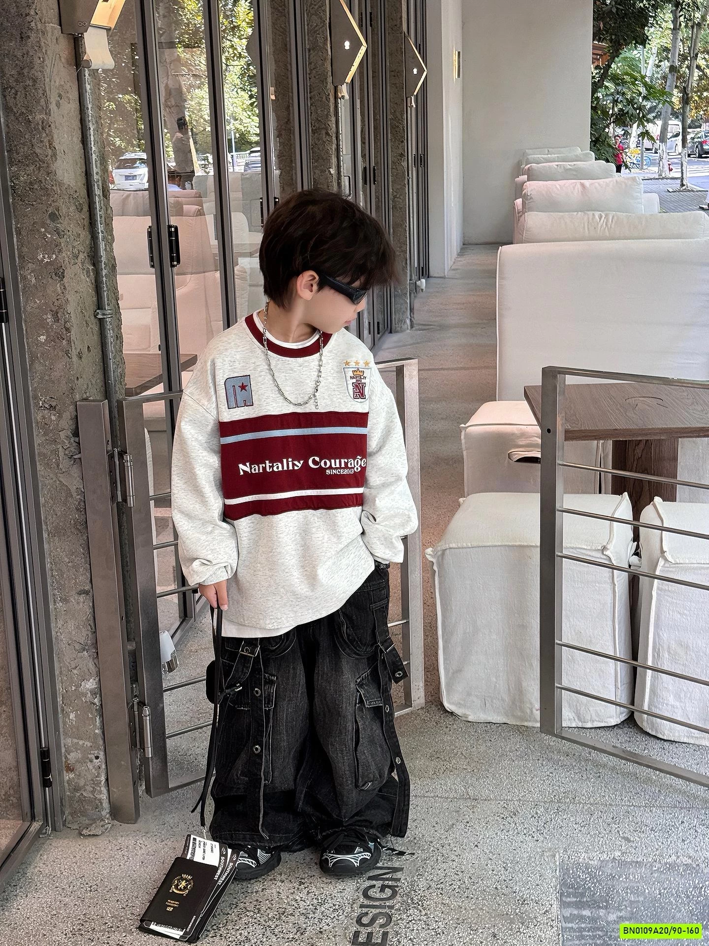 ÁO THUN XÁM PHỐI ĐỎ NỔI BẬT