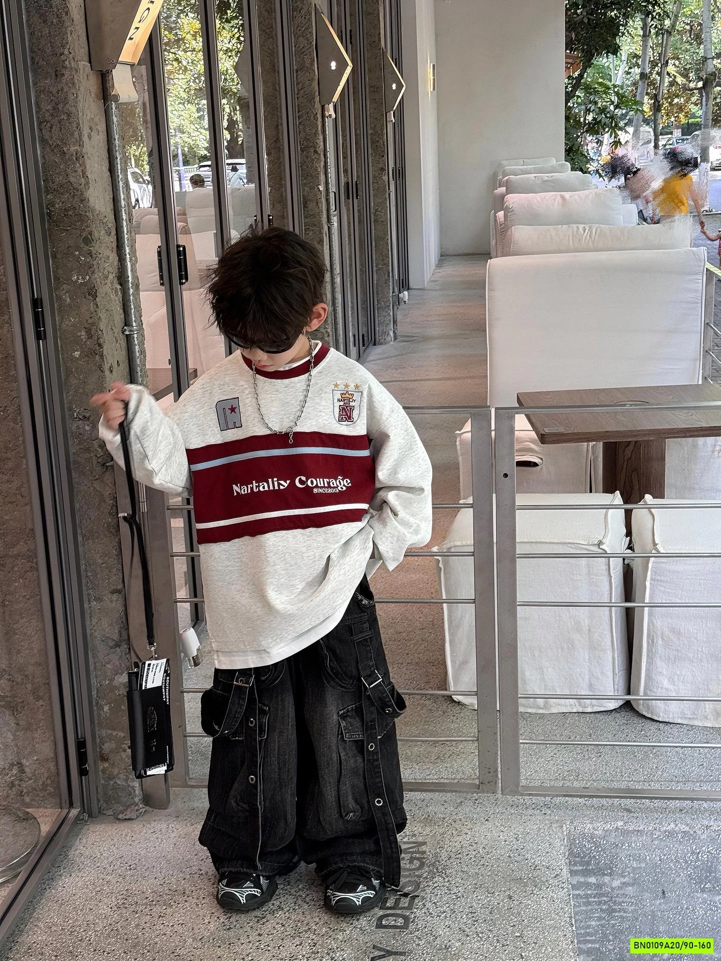 ÁO THUN XÁM PHỐI ĐỎ NỔI BẬT