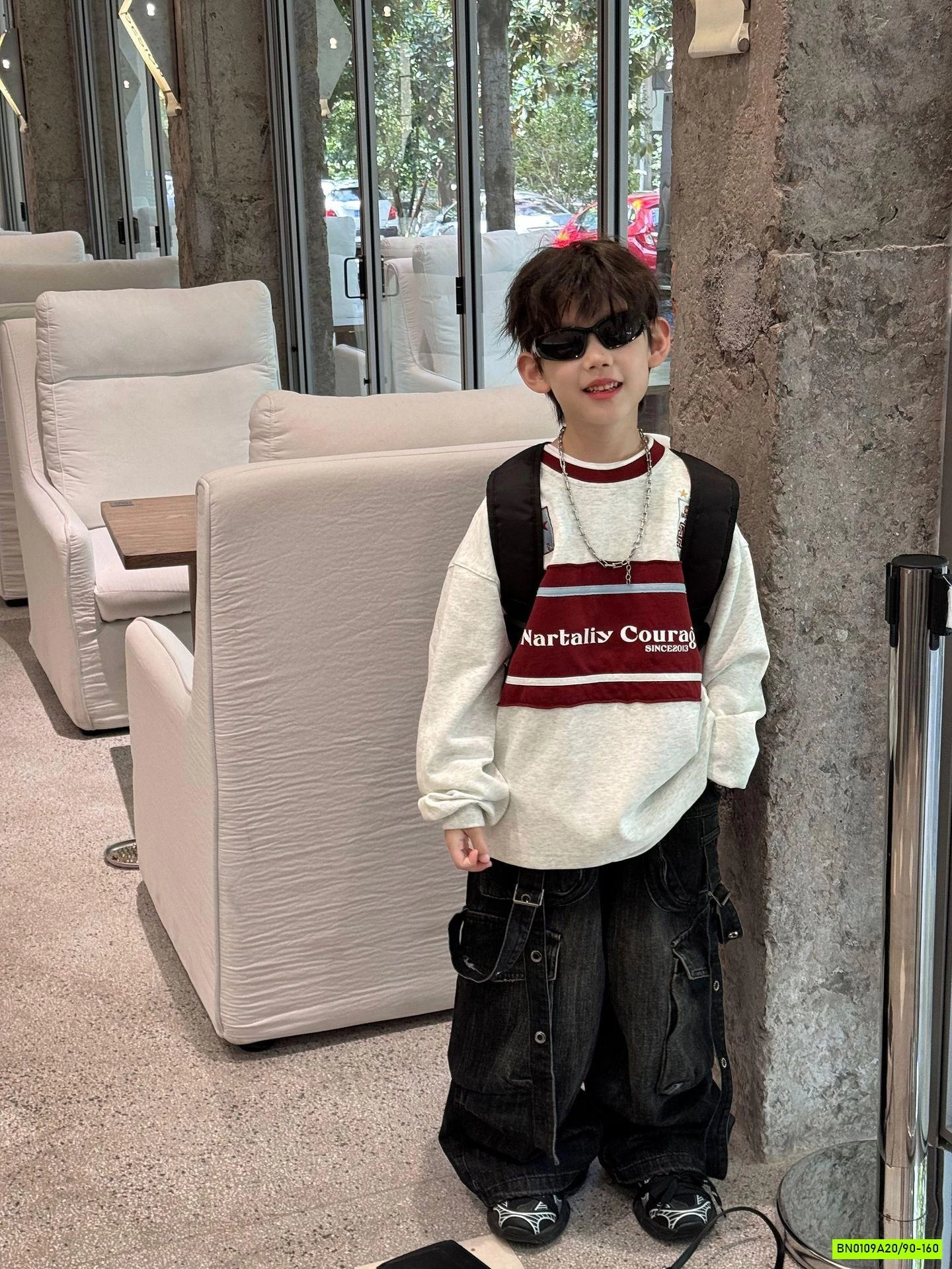 ÁO THUN XÁM PHỐI ĐỎ NỔI BẬT